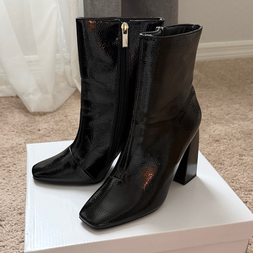Elegant Black Women's Boots
